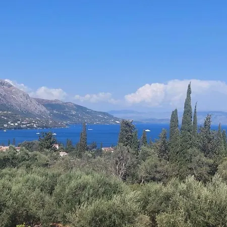 Harmony Near Dassia, Case de vacanță